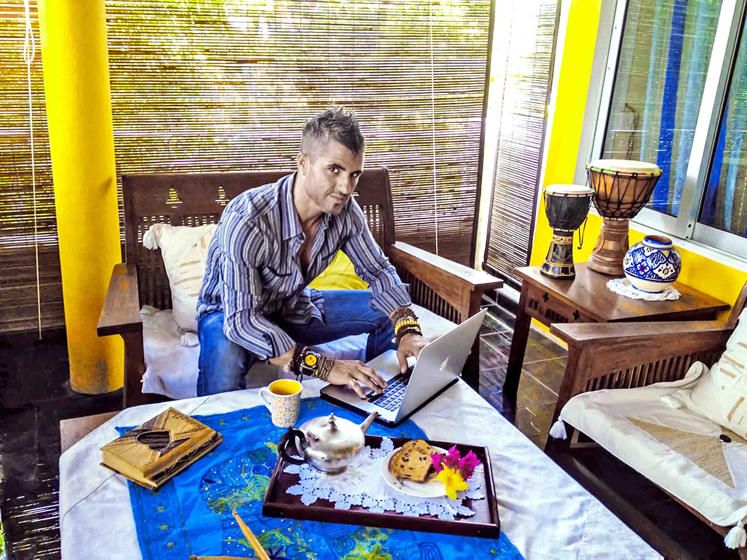 Om Lombard : After Modelling, Bio Baking, Real Estate, 2013 will turn me Writer! Defi Quotidien – 01/2013 MAURITIUS